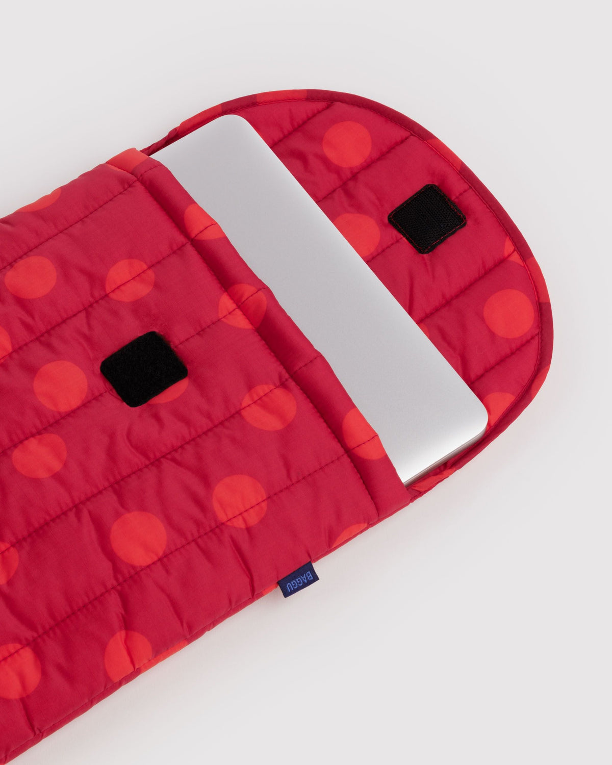 Versatile Carry Puffy Laptop Sleeve 16 - Red Polka