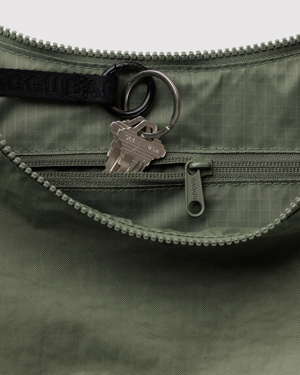 Practical Storage Medium Nylon Crescent Bag -