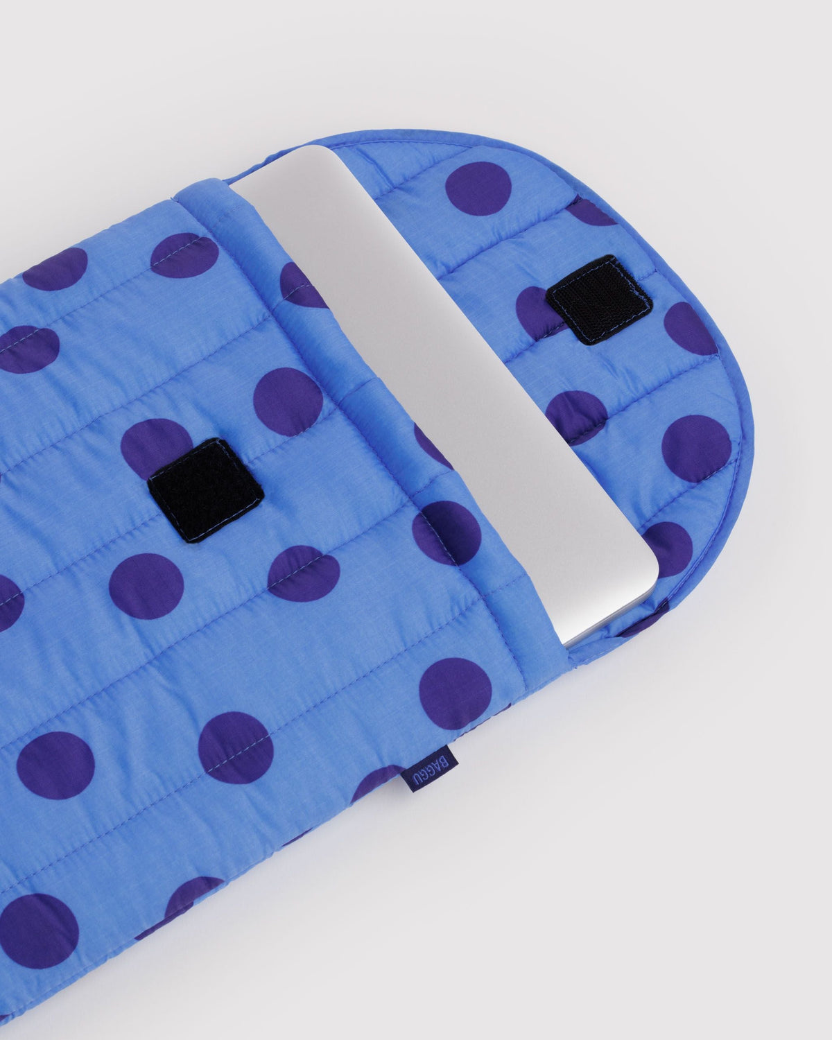 Lightweight Utility Puffy Laptop Sleeve 16 - Blue Polka