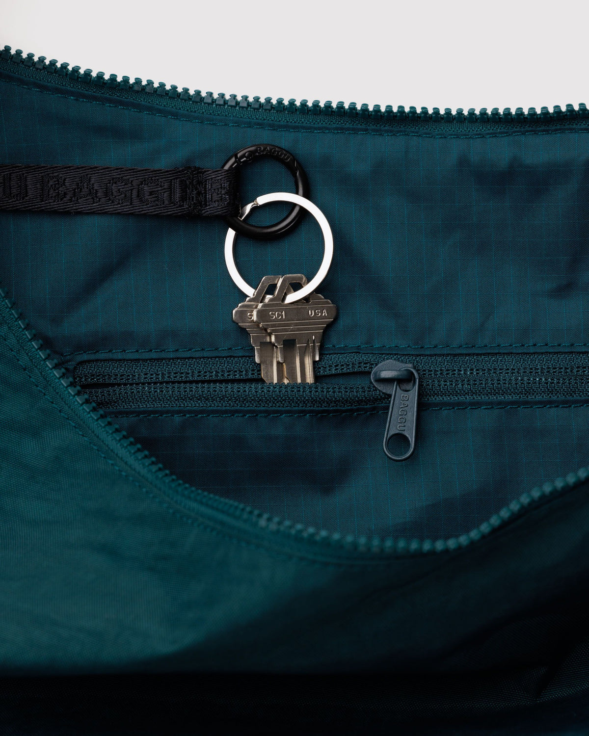 Practical Storage Large Nylon Crescent Bag - Deep