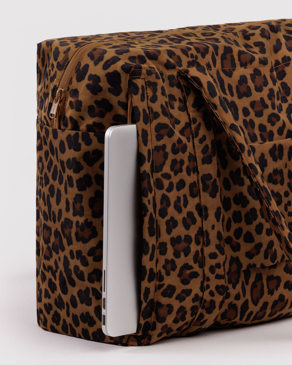 Lightweight Utility Cloud Carry-on -