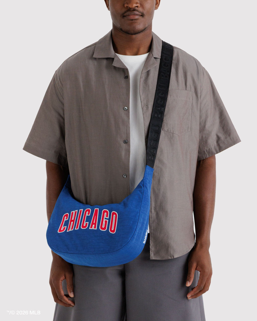 Versatile Carry Medium Nylon Crescent Bag - Chicago