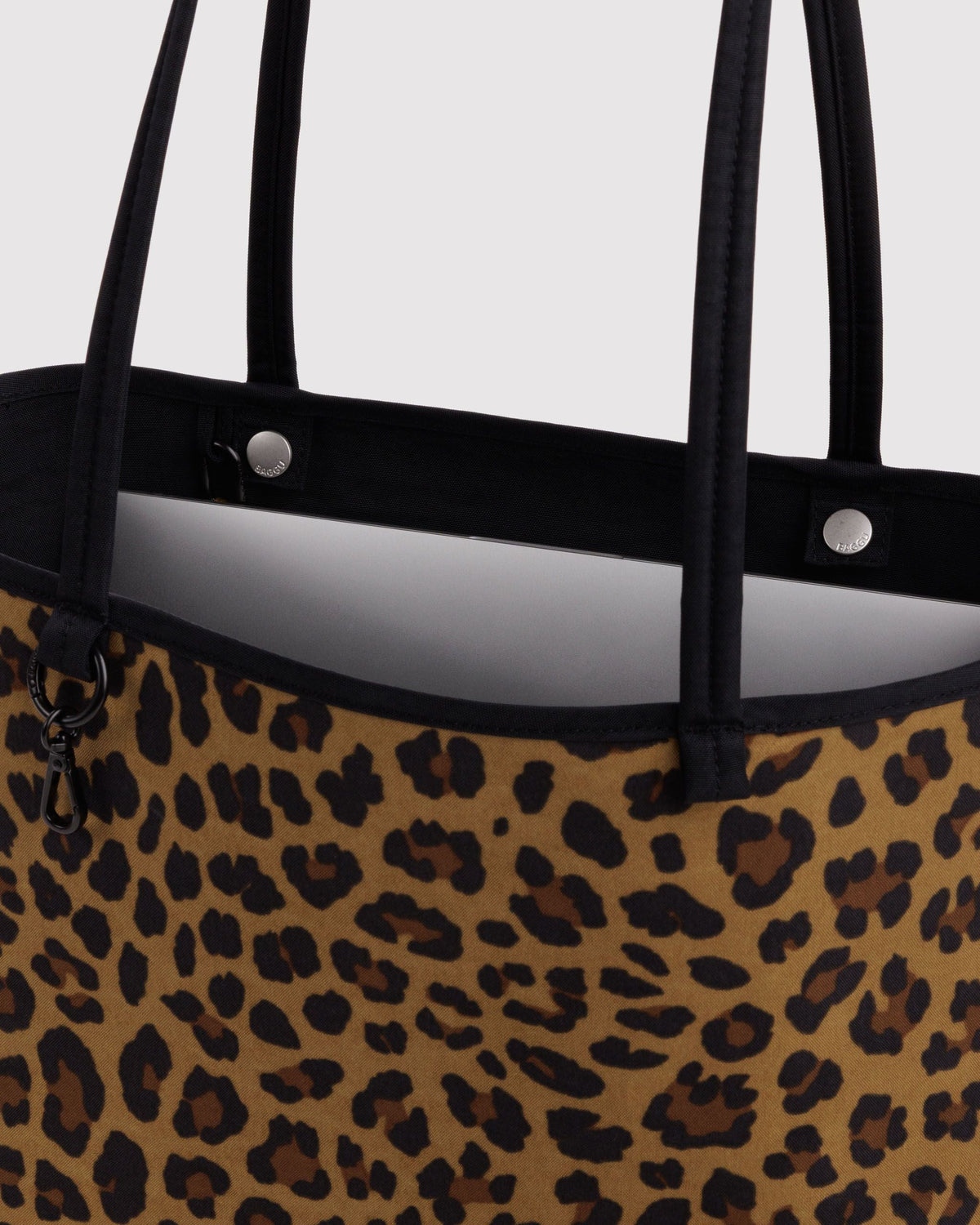 Practical Storage Medium Nylon Reversible Tote - Leopard